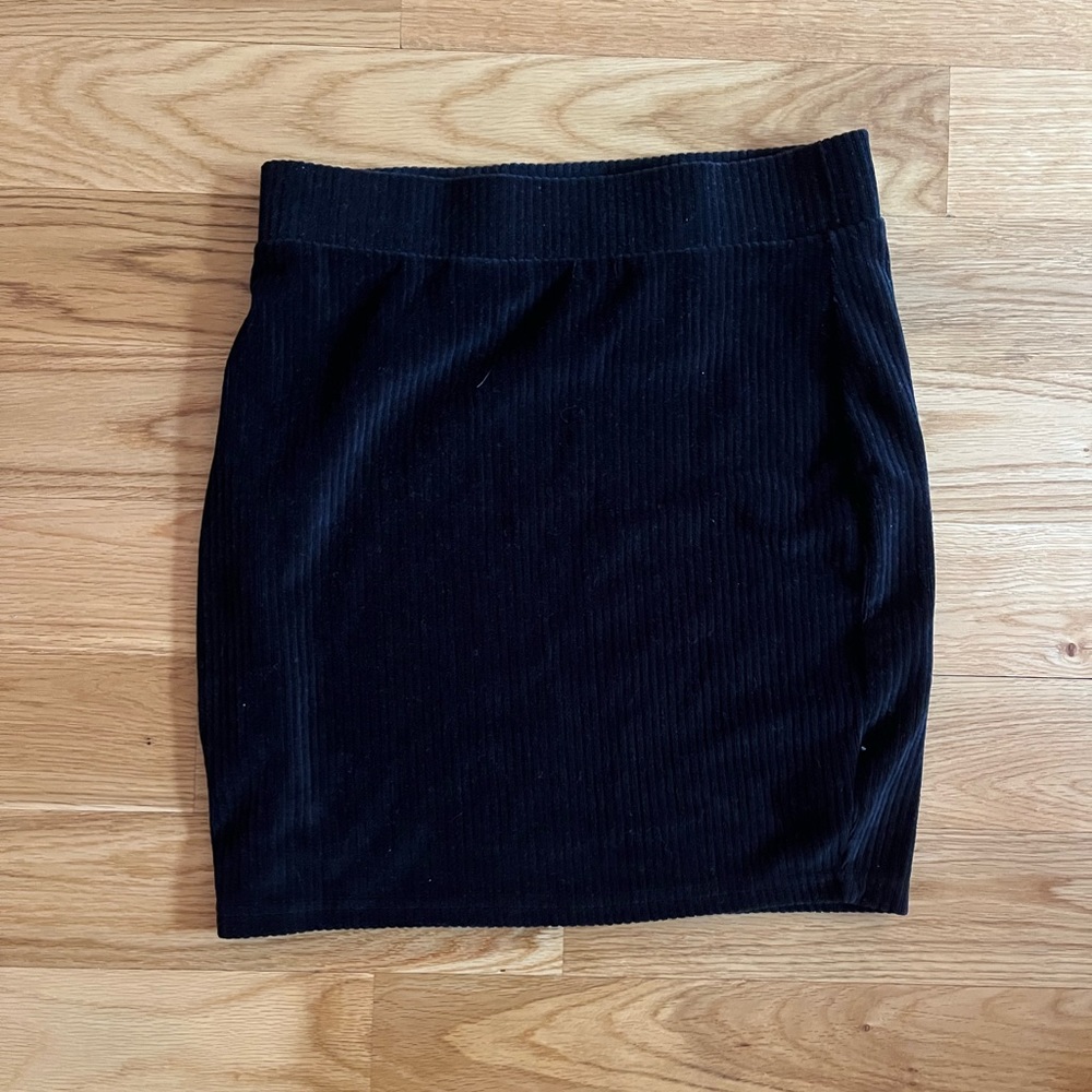 Velvet black skirt